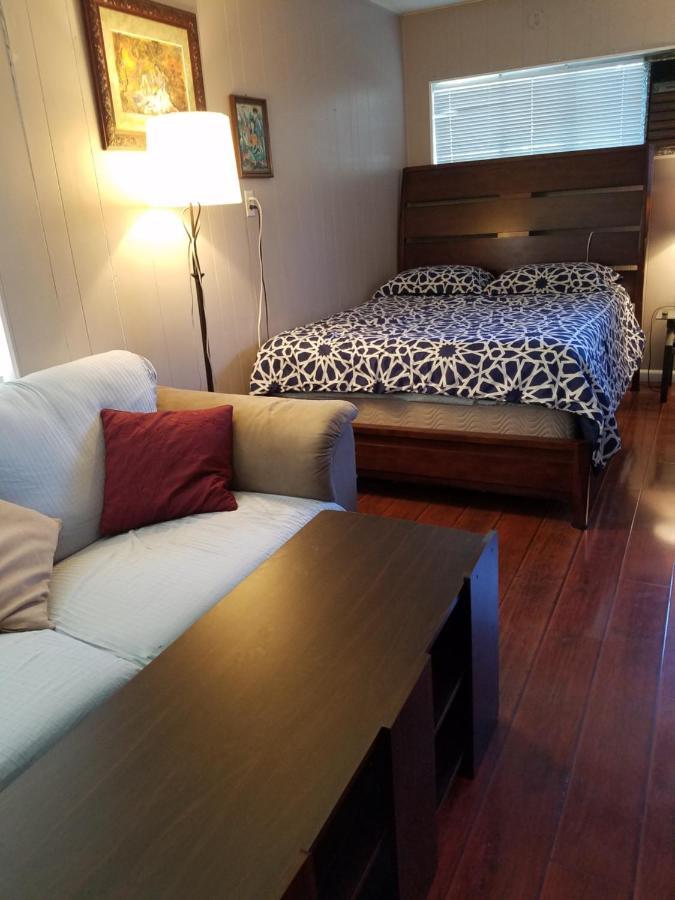 Woodland Hills Best Priced Room Los Angeles Bagian luar foto